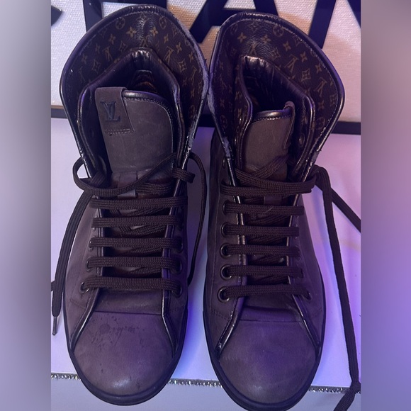 Louis Vuitton Monogram "Brea" Sneakers - Brown
Leather & Canvas size 8 - 38 - Picture 9 of 13